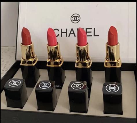 chanel coffret rouge a levre|More.